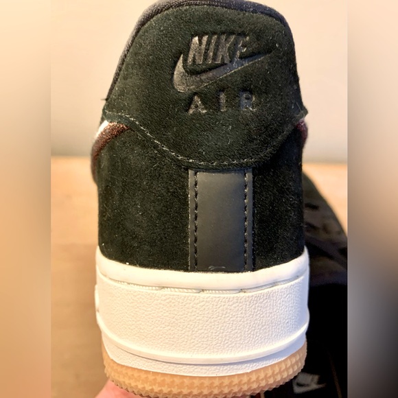 Air Force 1 '07 LX 'Black Gum' Woman’s size 8. Black suede. Worn once. - Picture 4 of 8
